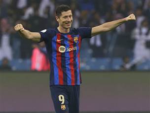 תואר ראשון ללבנדובסקי במדי ברצלונה (Getty)