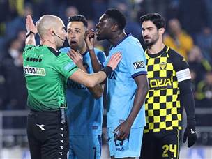 לייבוביץ' הרחיק את לוקאסן (צילום: דני מרון)