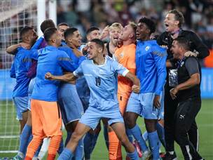 בין ארבע הטובות באירופה (אסי קיפר, ההתאחדות לכדורגל)