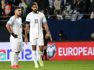 אבל לא הרימה ידיים (צילום: אודי ציטיאט)