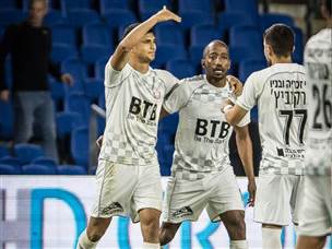 המאבק נפתח (עודד קרני)