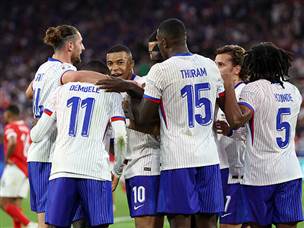 נבחרת צרפת פתחה עם ניצחון, אך עם לא מעט סימני שאלה (GETTY)