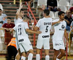 סטואיץ` הוסיף את השני (צילום: אלן שיבר)