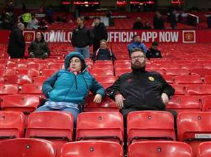 אוהדי יונייטד מאוכזבים (GETTY)