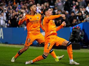 וחגג במשחקו הראשון כקפטן (Getty)