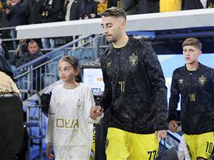 אצילי חזר לצהוב ולטדי אחרי שמונה וחצי שנים (צילום: קובי אליהו)