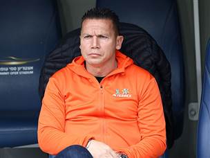 וברק בכר הגיע למשחק בכתום (דני מרון)