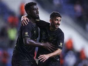 וגם מיירון ג`ורג` השתתף בחגיגה (מאור אלקסלסי)