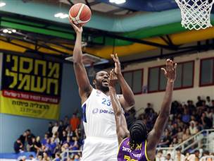 אונואקו, מהשחקנים המצטיינים בניצחון של הרצליה (שיבר)