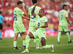 ראפיניה העלה את ברצלונה ליתרון מוקדם (Alex Caparros/Getty Images)