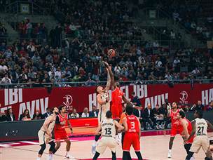 הרגע הראשון במשחק (באדיבות הפועל ת“א)