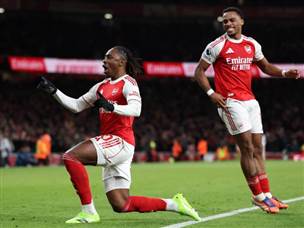 המופע של אזה (Photo by Justin Setterfield/Getty Images)