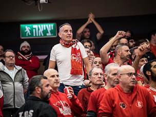 הקהל האדום ראה ניצחון אירופי ראשון בהיכל (צילום: עודד קרני)