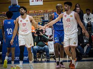 עם הפנים לשלישי (עודד קרני)