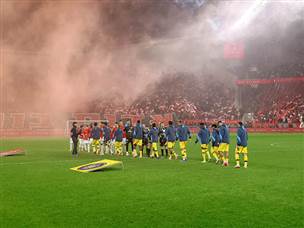 אווירה אדירה ביציעים (אלן שיבר)