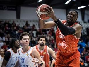 ממשחקיו הטובים בהפועל (עודד קרני)