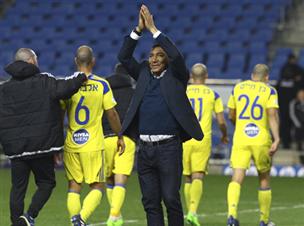 וידיגאל מודה לקהל. משחק ראשון, ניצחון ראשון (אלן שיבר)