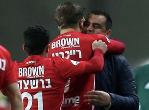 המארחת חגגה מוקדם מדי (צילום: אלן שיבר)