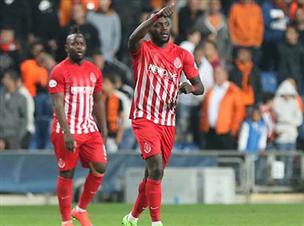 שער שני ברציפות לצ'יבויקה (נמרוד גליקמן)