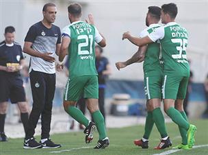 הירוקים חוגגים. ניצחון אחד החזיר אותם למאבק (צילום: אלן שיבר)