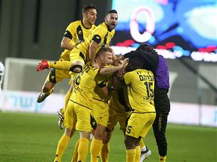 נתניה בעננים (אלן שיבר)