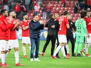 העיקר הניצחון. בכר והשחקנים (דני מרון)