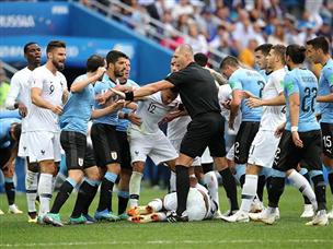 כמיטב המסורת, גם עצבים היו על המגרש (getty)