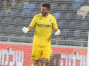 קדוש. שתי העצירות לא הספיקו (אלן שיבר)