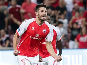 סבג. שער בכורה באדום (דני מרון)