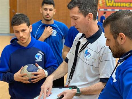 המאמן דביר גולדשטיין (צילום: אלון מור)