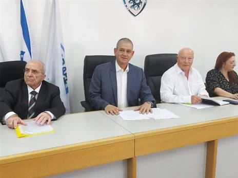 השופטים הדסי (אמצע), יהב (ימין) וחלבי (שמאל)