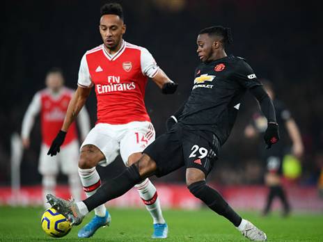 ואן ביסאקה עוצר את אובמיאנג (getty)