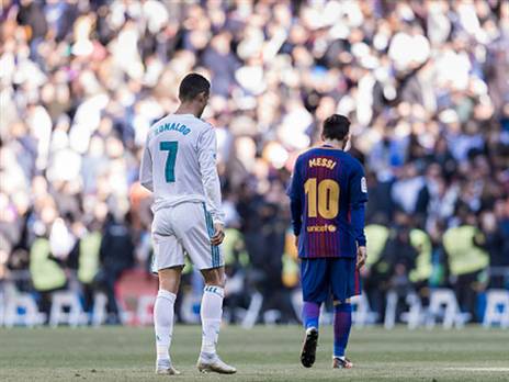 רונאלדו ומסי. כל אחד קוסם בתחומו (getty Images)