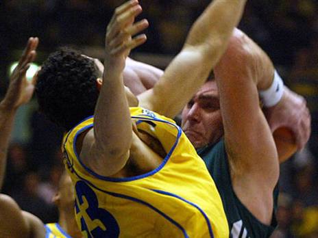 הענק הליטאי בפעולה. (GETTY)