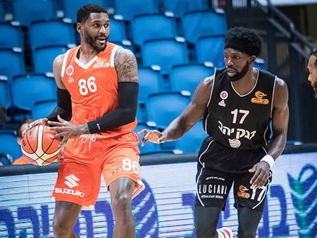 התגעגע לשריקות. מונרו (עודד קרני)