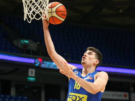 סהר. הספסל השתולל אחרי כל פעולה (אלן שיבר)