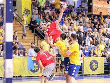 הדרבי של ראשל"צ בפתיחת העונה (הדר ואן קולא, איגוד הכדוריד)