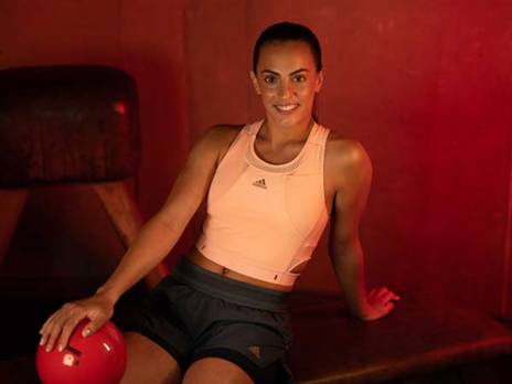 אשרם. קוראת לצאת לפעילות גופנית (ROCO RUNS)