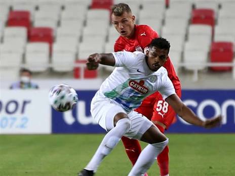 הפסד שני ברצף לסיבאספור (getty)