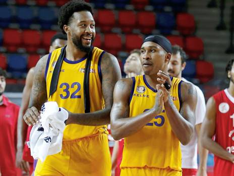 יהיו חיוכים העונה בחולון? (אלן שיבר)