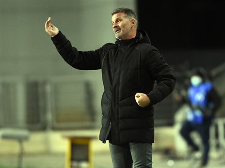 רתח על שחקניו. אטפלד (ברני ארדוב)