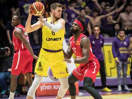 רגיל לצבע הצהוב. קליין במדי חולון (עודד קרני)