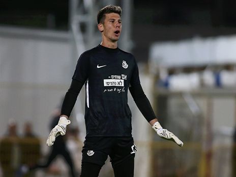 חזר מכפר שלם. אגוזי (צילום: ברני ארדוב)