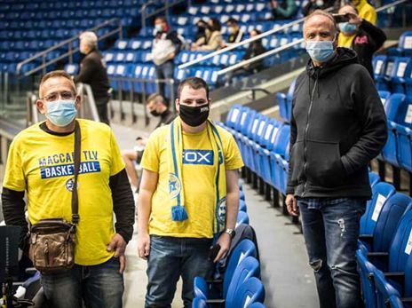 אוהדי מכבי ת"א, חלקם, כבר זכו לחזור ליציע (עודד קרני)