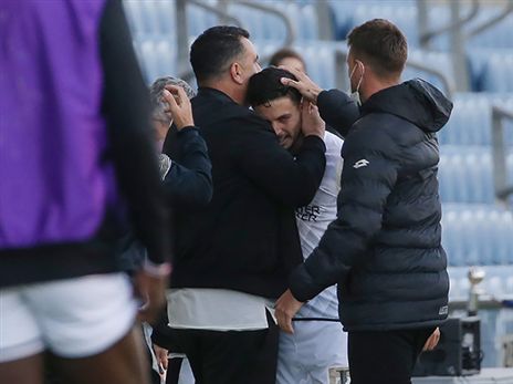 התרחקה מהתחתית, חדרה (אודי ציטיאט)