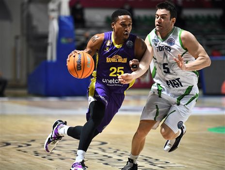 מגי. 25 נקודות למס' 25 (FIBA)