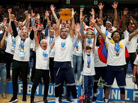 המועדון יבנה מסורת? (אלן שיבר)