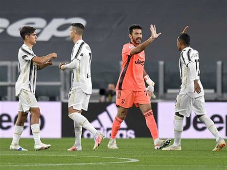 בופון. עשוי לפרוש סופית בסיום העונה (Getty)