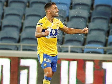 מעל כולם. שכטר (אלן שיבר)