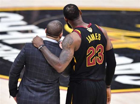 לא קיבל את מלוא הקרדיט על האליפות עם קליבלנד. לו עם לברון (GETTY)